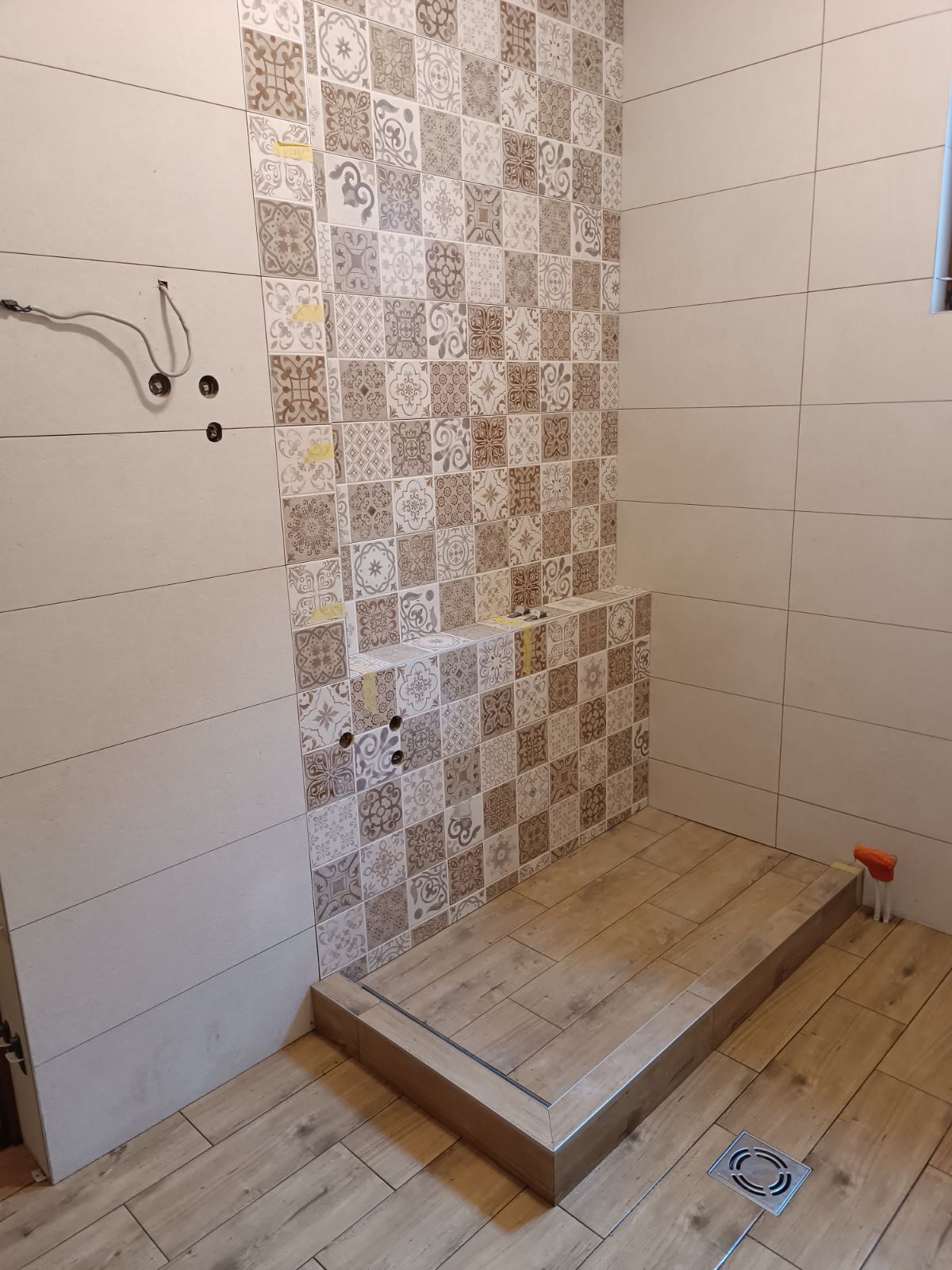 Postavljanje pločica u kupatilu